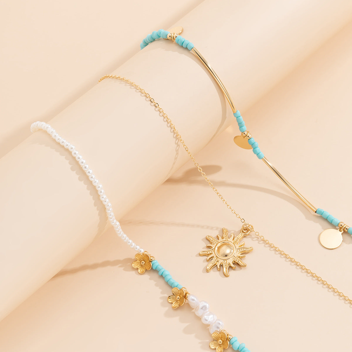 Collier Clavicule Tournesol & Perles — Style Rétro Chic | Doré